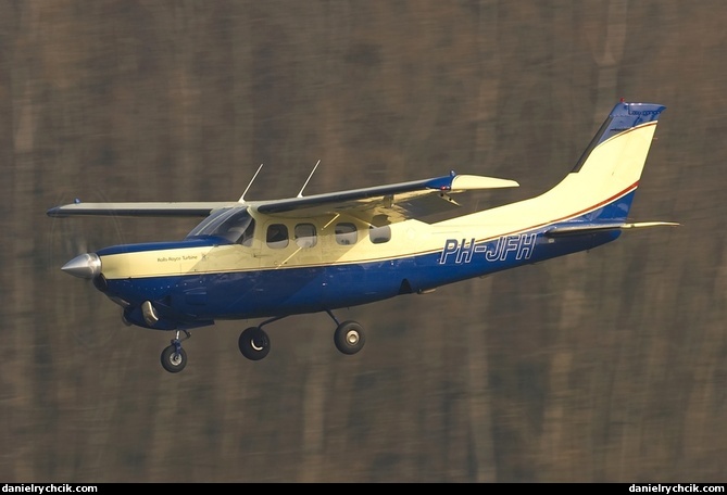 Cessna P210N Centurion