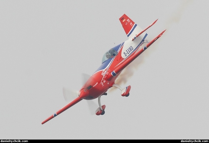 Extra 330SC