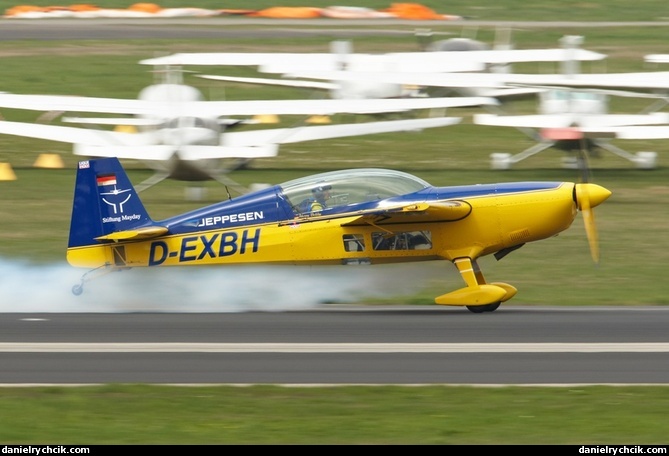 Extra 300L (Henry Bohlig)