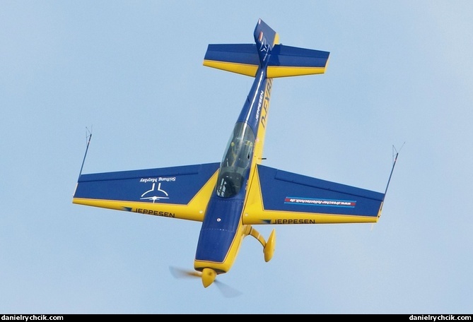 Extra 300L (Henry Bohlig)