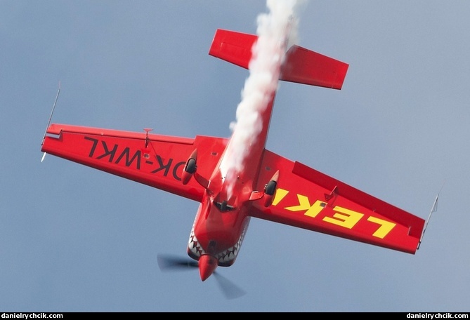 Extra 330SE