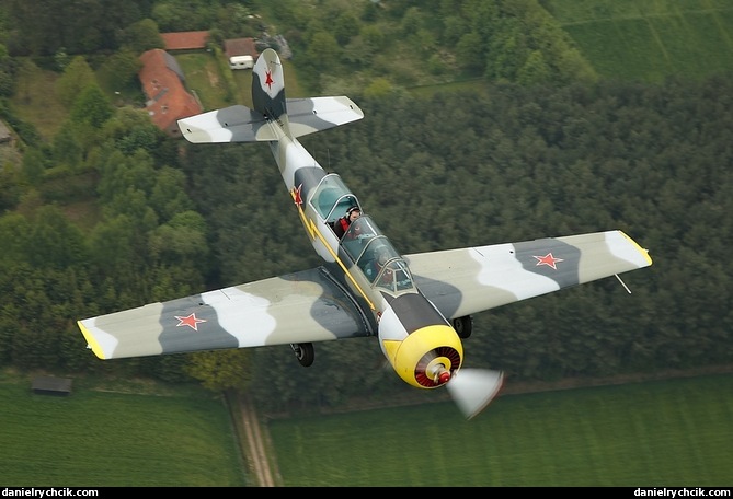 Yakovlev Yak-52