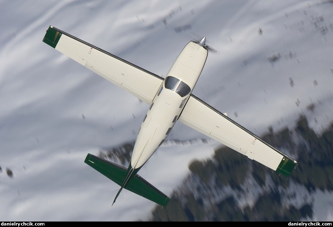 Piper Malibu HB-PRJ over the Swiss Alps