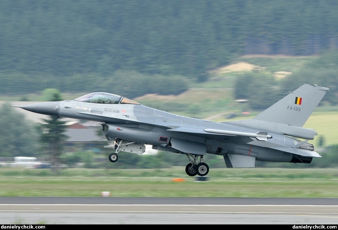 Belgian F-16 solo display