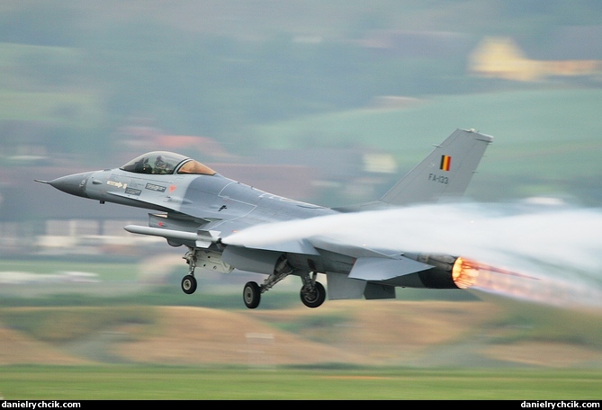 Belgian F-16 solo display