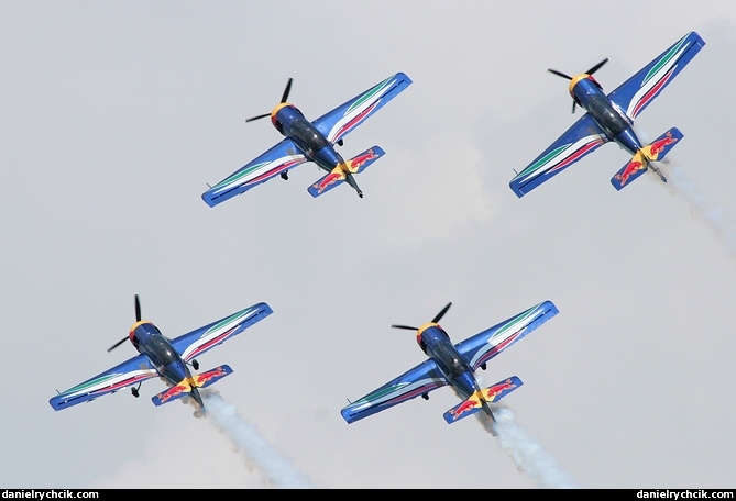 Zlin Z-50LX (Flying Bulls)