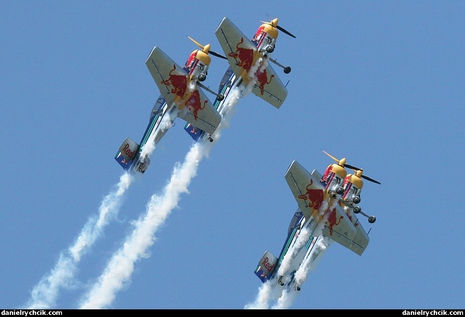 Zlin Z-50LX (Flying Bulls)