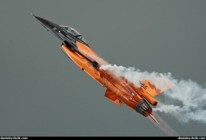 F-16C Falcon solo display (Royal Netherlands Air Force)