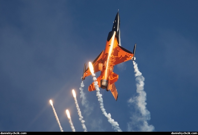 F-16C Falcon solo display (Royal Netherlands Air Force)