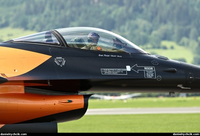 F-16C Falcon solo display (Royal Netherlands Air Force)