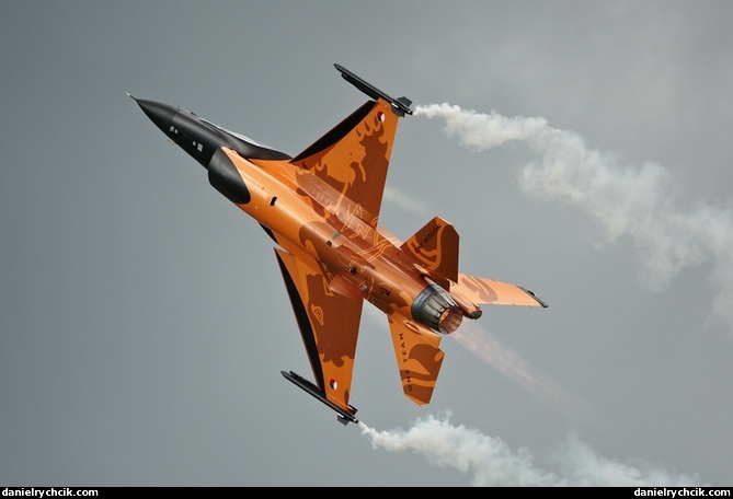 F-16C Falcon solo display (Royal Netherlands Air Force)