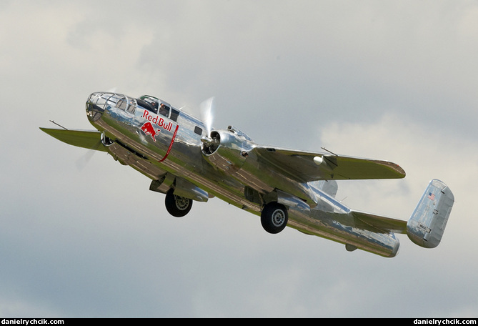 North American B-25 Mitchell (Red Bull)