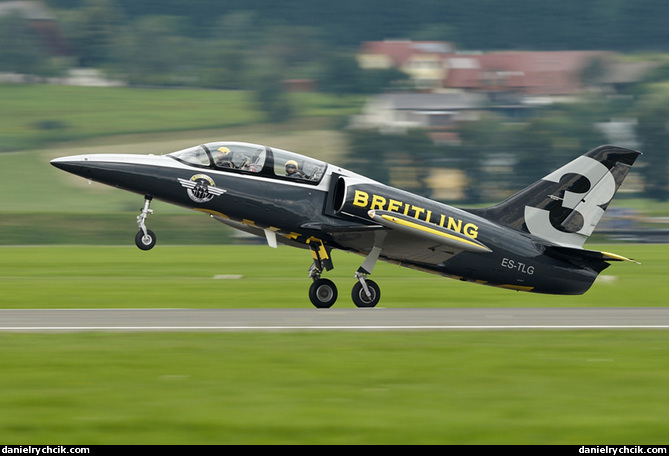 L-39 Albatros (Breitling Jet Team)