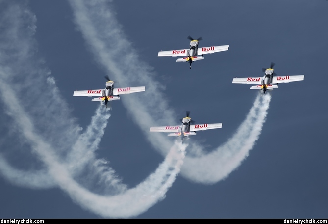 Zlin Z-50LX (Flying Bulls)