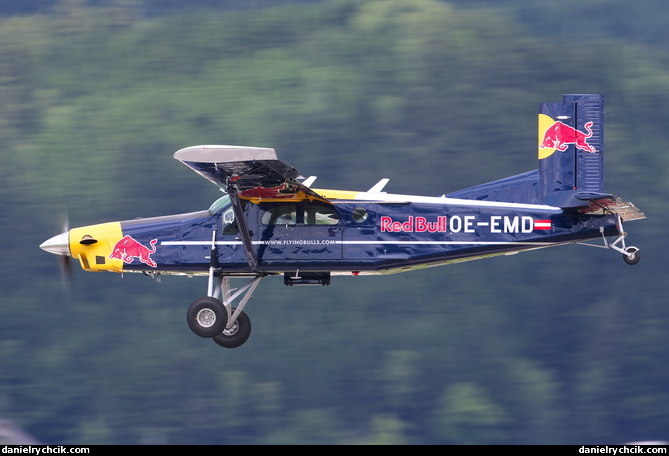 Pilatus PC-6 Porter (Red Bull)