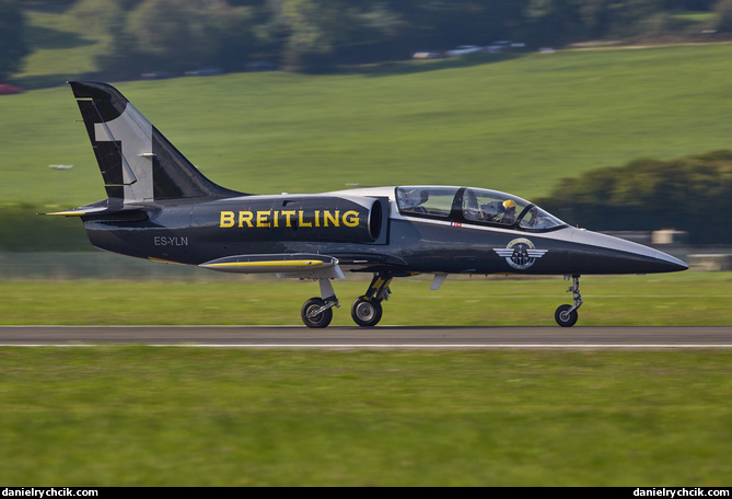 Aero L-39 Albatros (Breitling Jet Team)