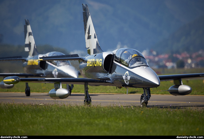 Aero L-39 Albatros (Breitling Jet Team)