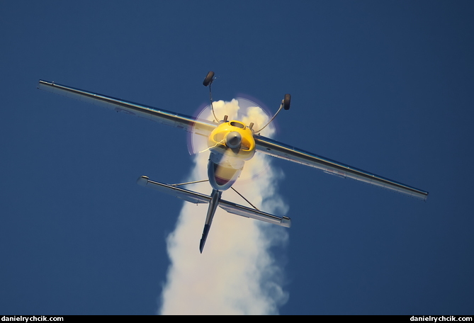 Zlin Z-50LX (Flying Bulls)