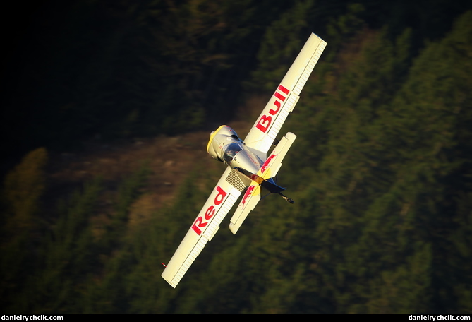 Zlin Z-50LX (Flying Bulls)