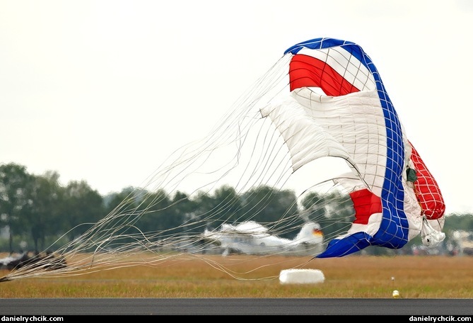 RNLAF F-16C solo display