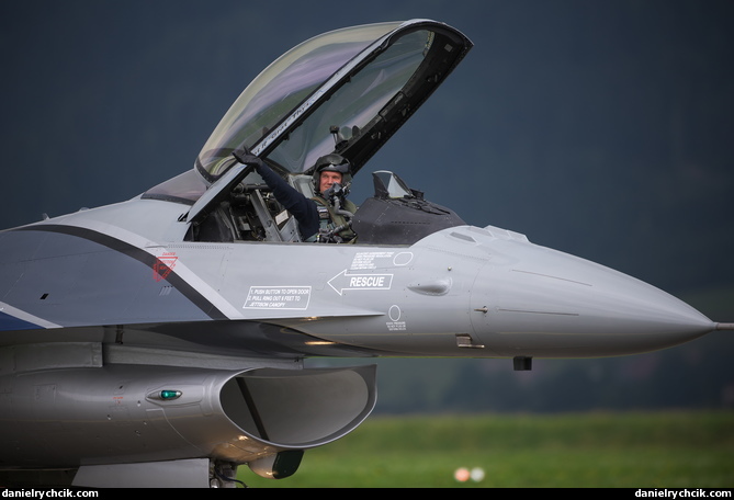 General Dynamics F-16A Block 20 MLU - Belgian Air Force solo display