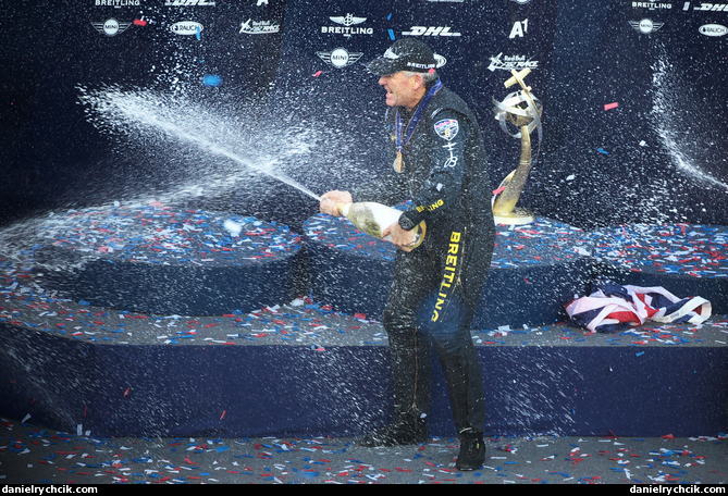 Nigel Lamb celebratin 2014 World Champion title