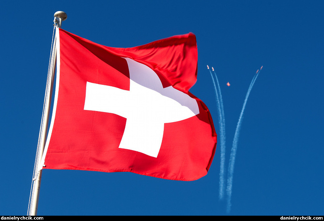 Patrouille Suisse and the Swiss flag