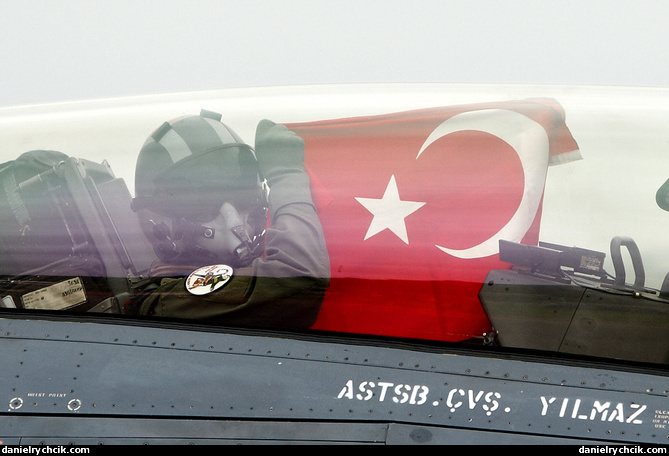 Turkish F-16 pilot presenting national flag