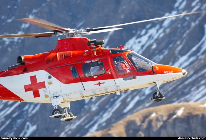 Agusta A-109 - REGA