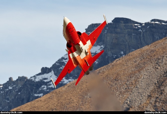 Final pass of the Patrouille Suisse solo F-5E