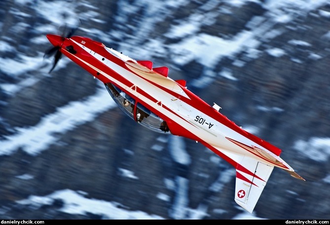 Pilatus PC-21 passing through the Axalp valley