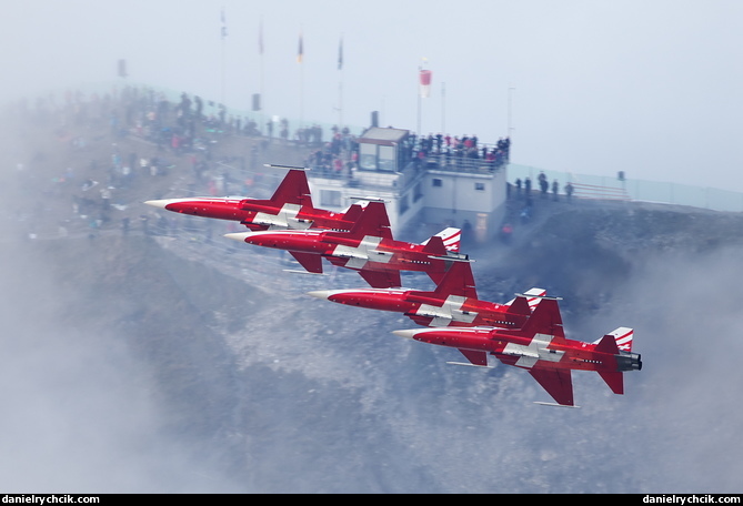 Patrouille Suisse pasing by KP
