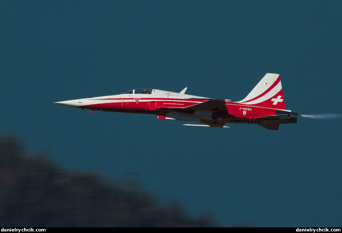 F-5 Tiger of Patrouille Suisse over Brienzersee