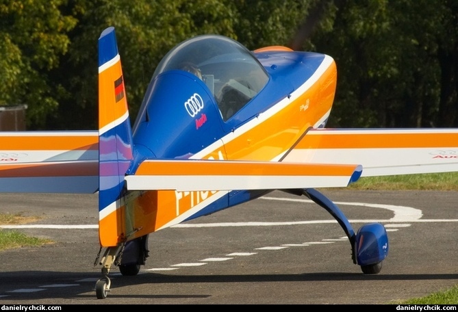 Extra 300L