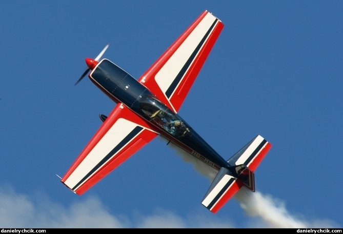 Extra 300L