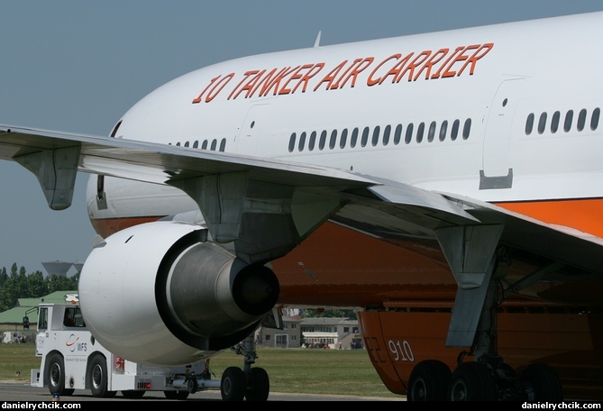 Douglas DC-10 Tanker