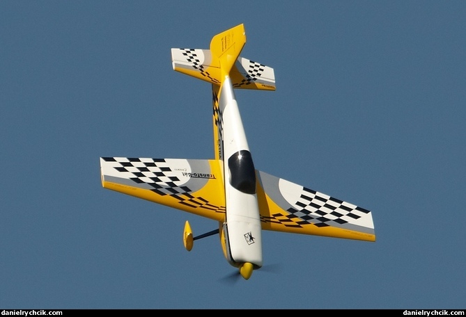 Extra 260 (RC model)