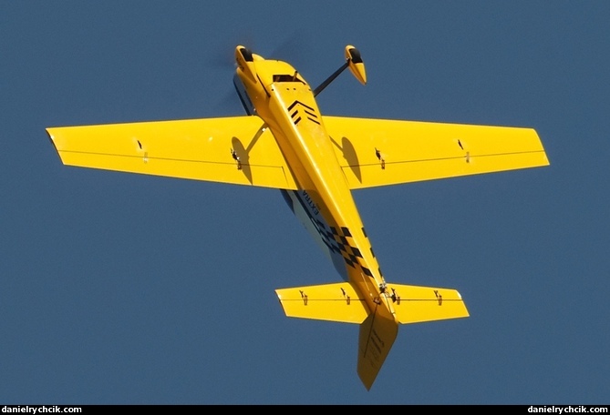 Extra 260 (RC model)