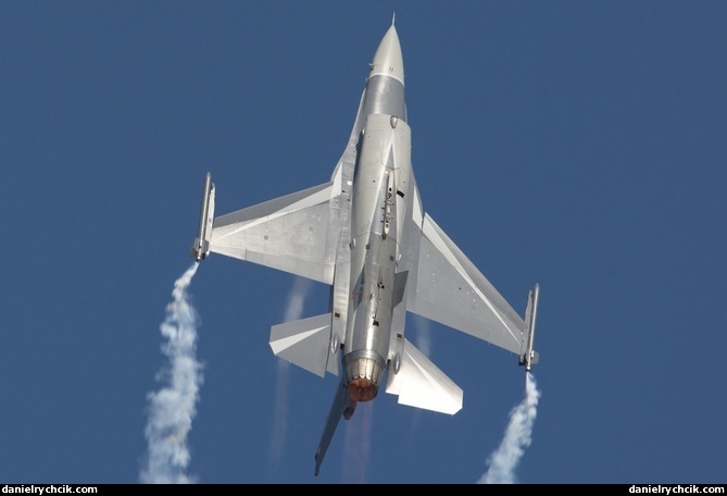 Belgian F-16C solo display