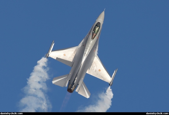 Belgian F-16C solo display