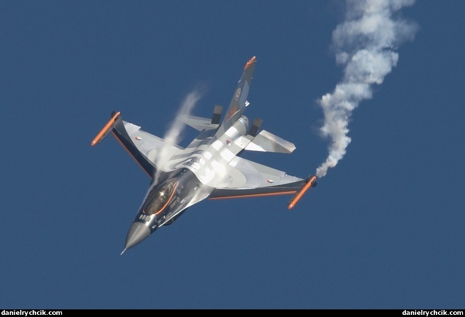 Dutch F-16C solo display