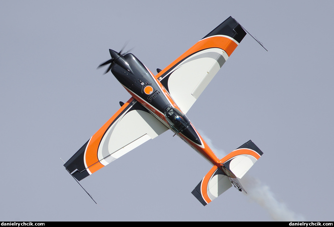 Extra 330SC