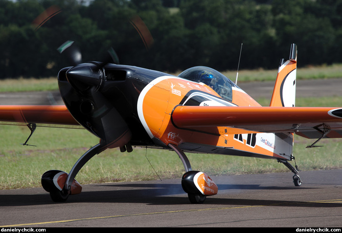 Extra 330SC