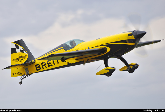 Extra 330SC