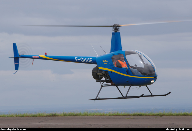 Robinson R22