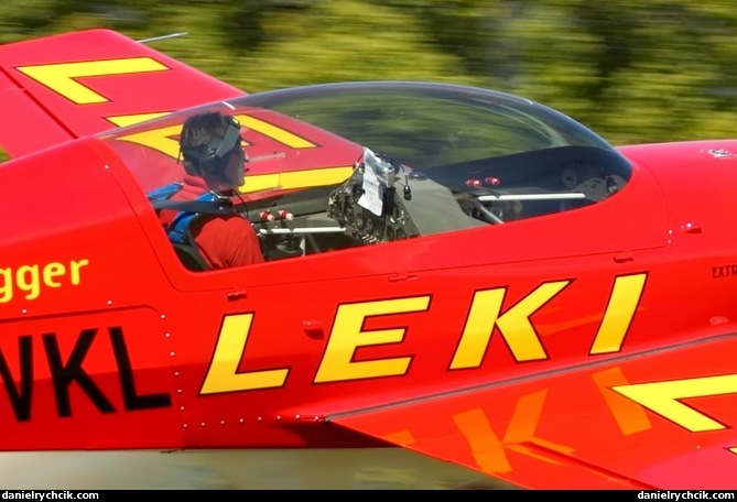 Extra 300L
