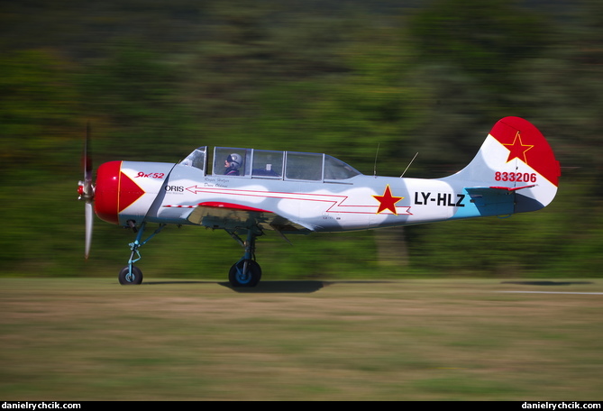 Yakovlev Yak-52