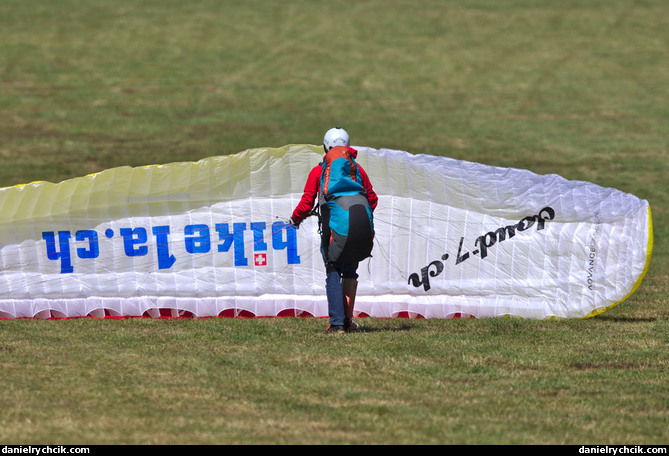 Parachute aerobatics