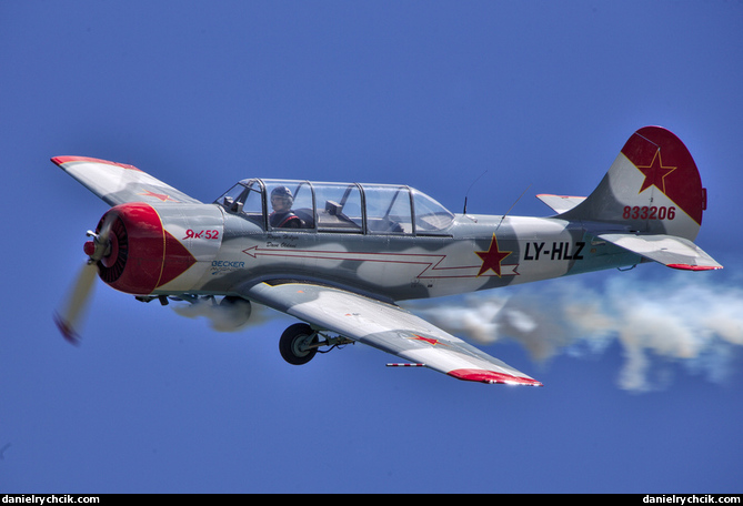 Yakovlev Yak-52