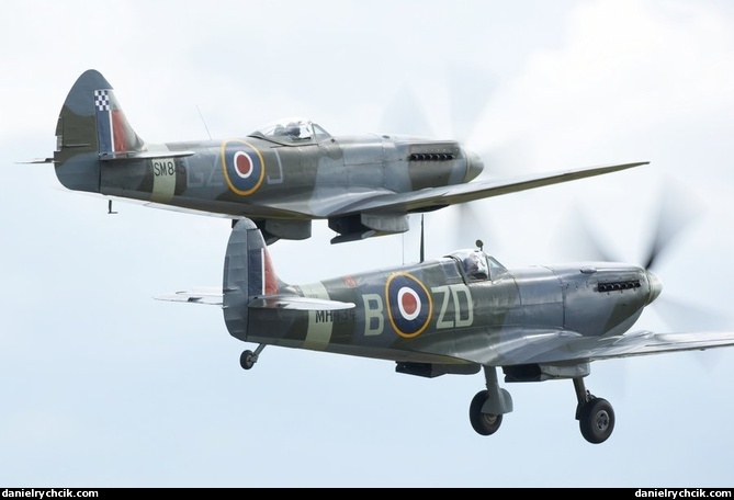 2x Supermarine Spitfire Mk.XVIII and Mk.IV